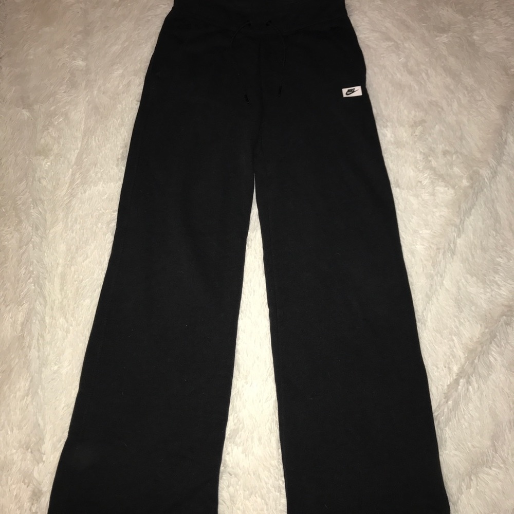 Black nike sweats